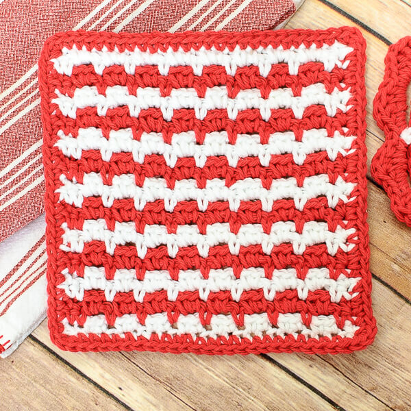 Free Crochet Dishcloth Pattern www.petalstopicots.com #crochet # ...