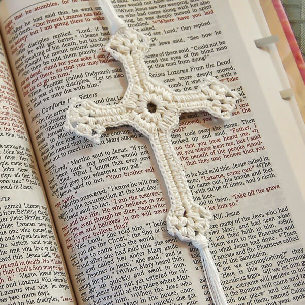 Lacy Cross Crochet Pattern | Petals to Picots