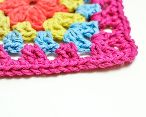 Crochet Tutorial: The Invisible Join and Fasten Off invisible join crochet (2 of 3)