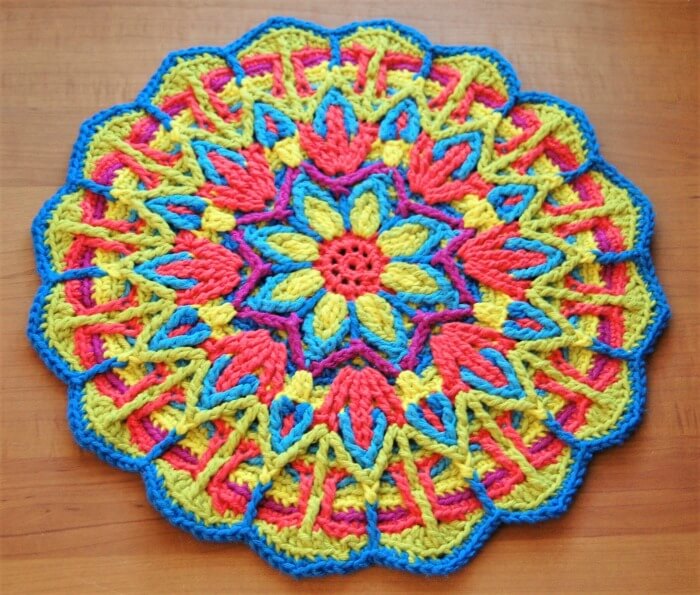 Explore Mandala Crochet + Mandala Crochet Patterns | www.petalstopicots.com