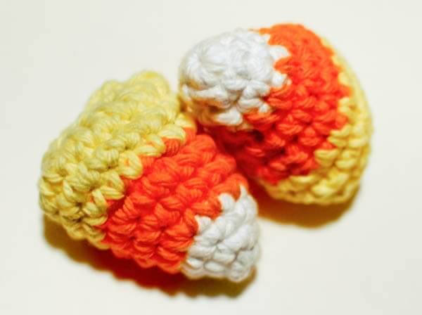 Free Candy Corn Crochet Pattern - This crochet candy corn is a delicious little pattern and completely sugar free! 