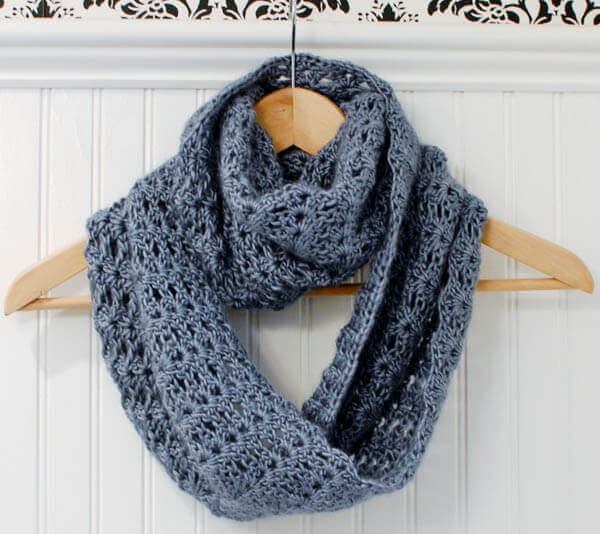 Infinity Scarf Crochet Pattern / Mobius Scarf