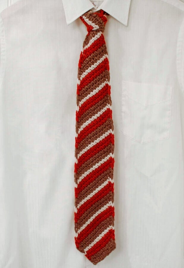 Tunisian crochet tie in 3 colors