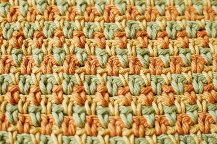 Three Color Simple Stitch Crochet Dishcloth Pattern | www.petalstopicots.com | #crochet #fiber