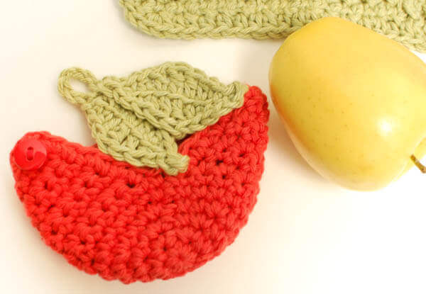 crochet apple cozy (2 of 2)