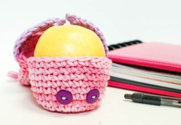 Crochet Owl Apple Cozy | www.petalstopicots.com | #crochet #owl