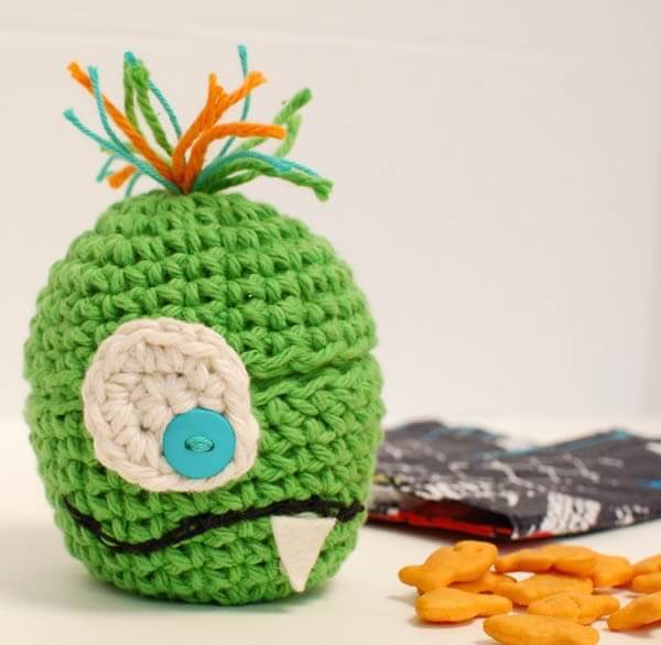 Monster Apple Crochet Cozy | www.petalstopicots.com | #crochet