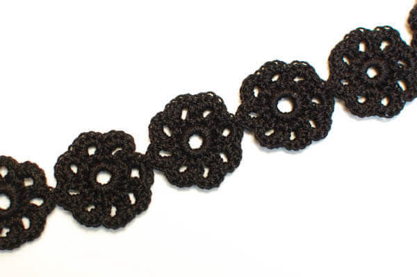 crochet flower choker (1 of 2)