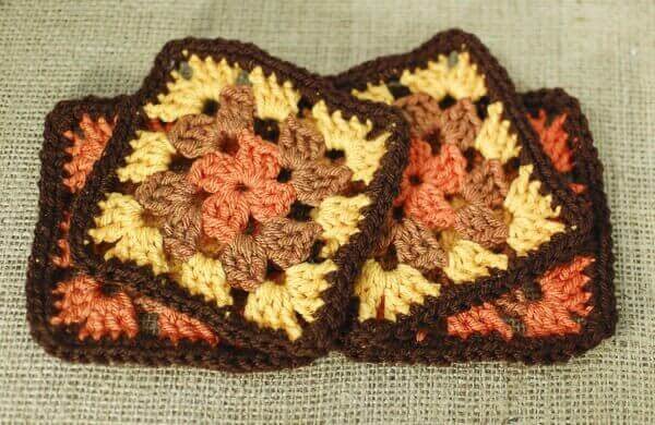 Thanksgiving Turkey Crochet Pattern | www.petalstopicots.com