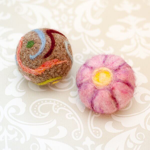 DIY Wool Dryer Balls with Needle Felted Designs 