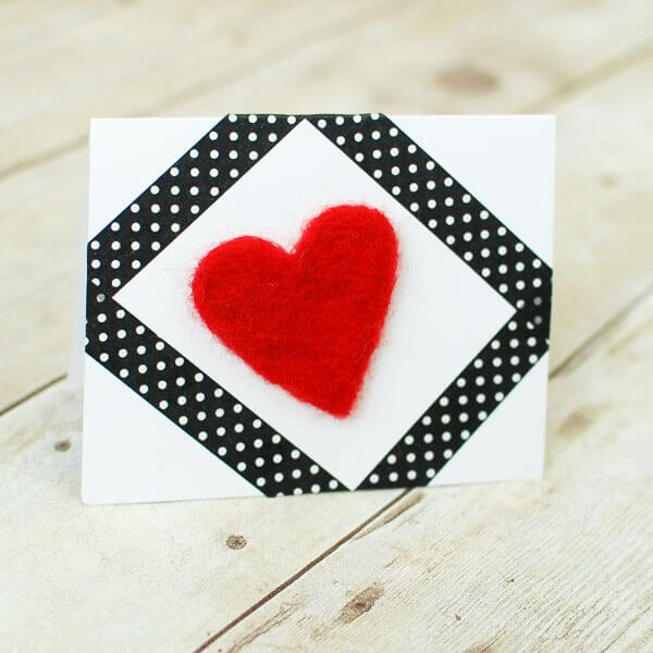 Needle Felted Heart | www.petalstopicots.com | #felting #needlefelt #needlefelting #valentinesday #valentine  