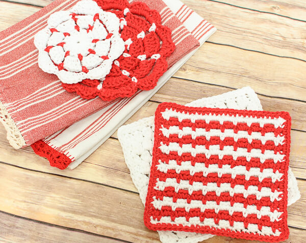 This cluster stitch crochet dishcloth pattern is a great way to learn a new stitch while making something pretty and functional!