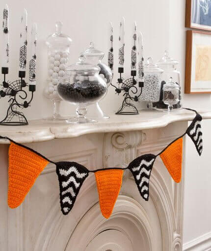 Halloween Banner Crochet Pattern by Kara Gunza