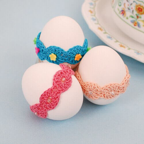 Crochet Easter Pattern ... Lace Wrap Egg Decor | www.petalstopicots.com | #crochet #Easter #egg #pattern