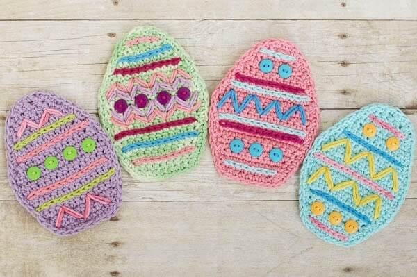 Easter Place Setting Crochet Pattern | www.petalstopicots.com