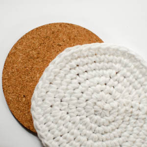 Crochet Baseball Cork Board Pattern | www.petalstopicots.com | #crochet #sports #baseballl #decor #pattern