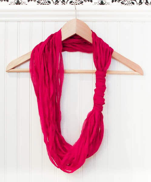 Easy DIY Loop Scarf {No Sewing, Knitting, or Crocheting Required!} | www.petalstopicots.com | #DIY #crafts #scarf