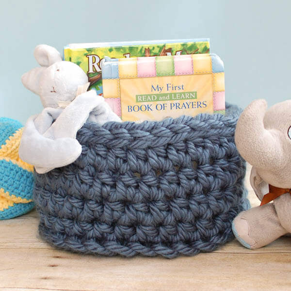 Chunky Crochet Basket Pattern | www.petalstopicots.com | #crochet #basket #storage