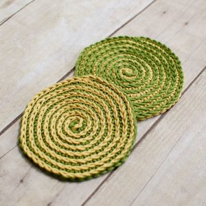 Summer Spiral Crochet Coasters Pattern | www.petalstopicots.com | #crochet #pattern #coasters #decor #home