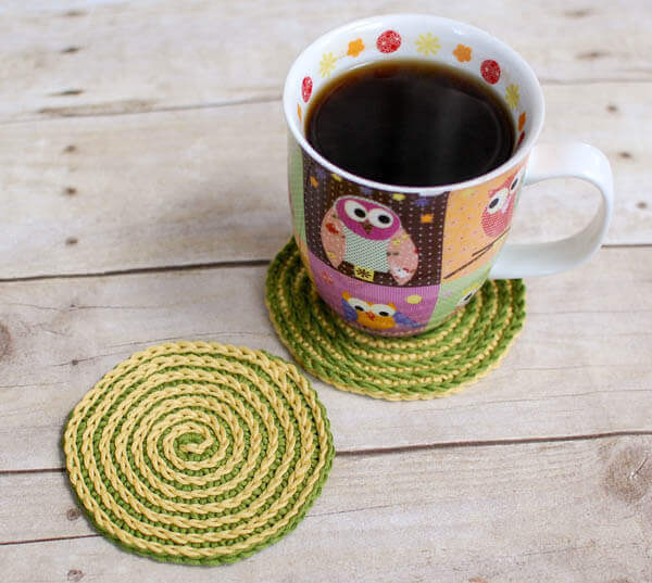 Summer Spiral Crochet Coasters Pattern | www.petalstopicots.com | #crochet #pattern #coasters #decor #home