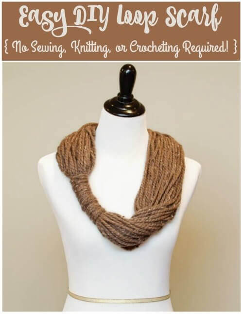 Easy Yarn Loop Scarf | www.petalstopicots.com | #yarn #crafts #DIY #scarf