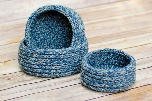 Chunky Nesting Baskets Crochet Pattern, www.petalstopicots.com
