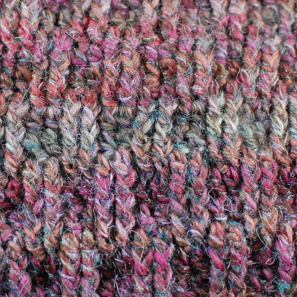 Post Stitch Cowl Crochet Pattern | www.petalstopicots.com