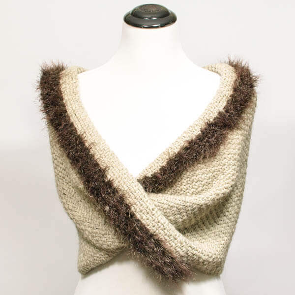 Faux Fur Trimmed Infinity Scarf-to-Wrap | www.petalstopicots.com | #crochet #fiber