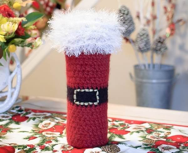 Felted Santa Wine Bottle Tote Crochet Pattern | www.petalstopicots.com | #crochet