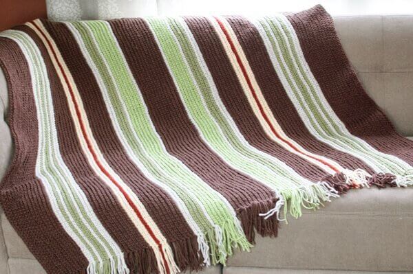 Vertical Striped Crochet Afghan Pattern | www.petalstopicots.com