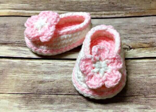 Springtime Baby Booties by Amanda Saladin