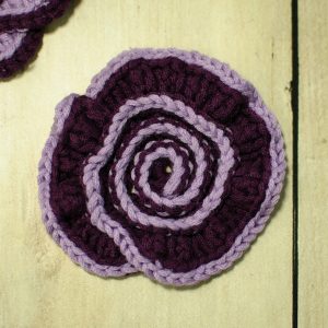 Spiral Flower Crochet Pattern | www.petalstopicots.com | #crochet