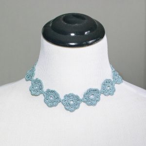 Flower Necklace Crochet Pattern | www.petalstopicots.com | #crochet