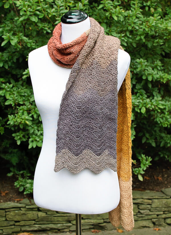 Autumn Ripple Crochet Scarf Pattern | www.petalstopicots.com 