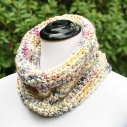 Chunky Crochet Cowl Pattern … Perfect for Beginners! DSC_0007-2