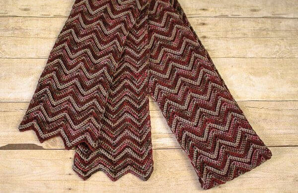 Three-Color Crochet Ripple Scarf Pattern 