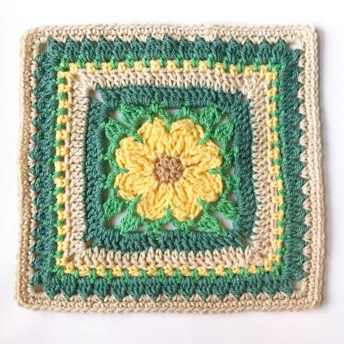 Daisy Afghan Square Crochet Pattern | www.petalstopicots.com