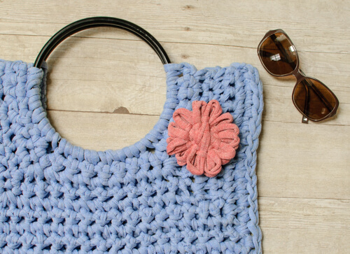 Crochet Bag with T-shirt Yarn  Crochet handbags patterns, Crochet