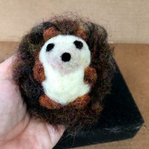 How to Make a Needle Felted Hedgehog Tutorial | www.petalstopicots.com