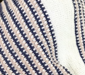 Marina Knit Shawl Pattern | www.petalstopicots.com