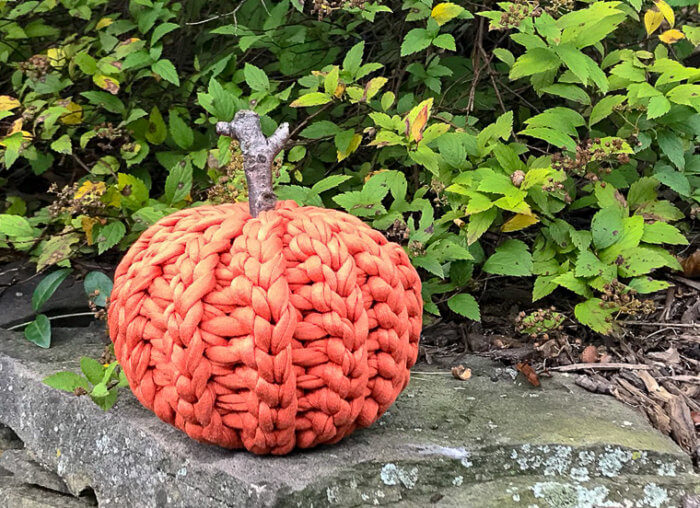 Rustic Crochet Pumpkin Made With T-Shirt Yarn | wwww.petalstopicots.com