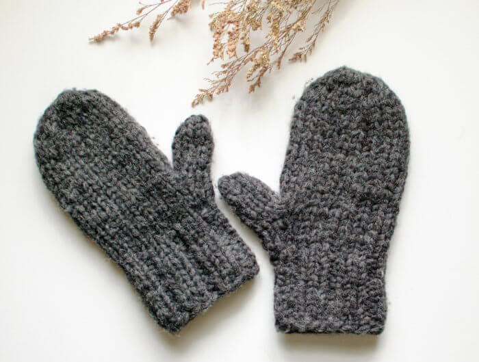 Chunky Knit Mittens Pattern - Great for Beginners! - Petals to Picots