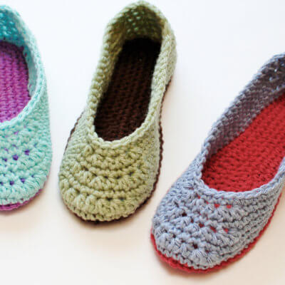 Crochet Slippers - A free crochet slipper pattern available in U.S. ladies sizes 4 through 11!