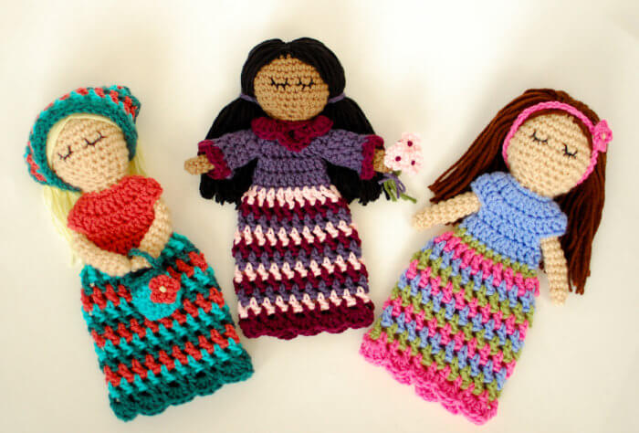 Stitch up these crochet dolls yourself or someone special ... free crochet patterns.