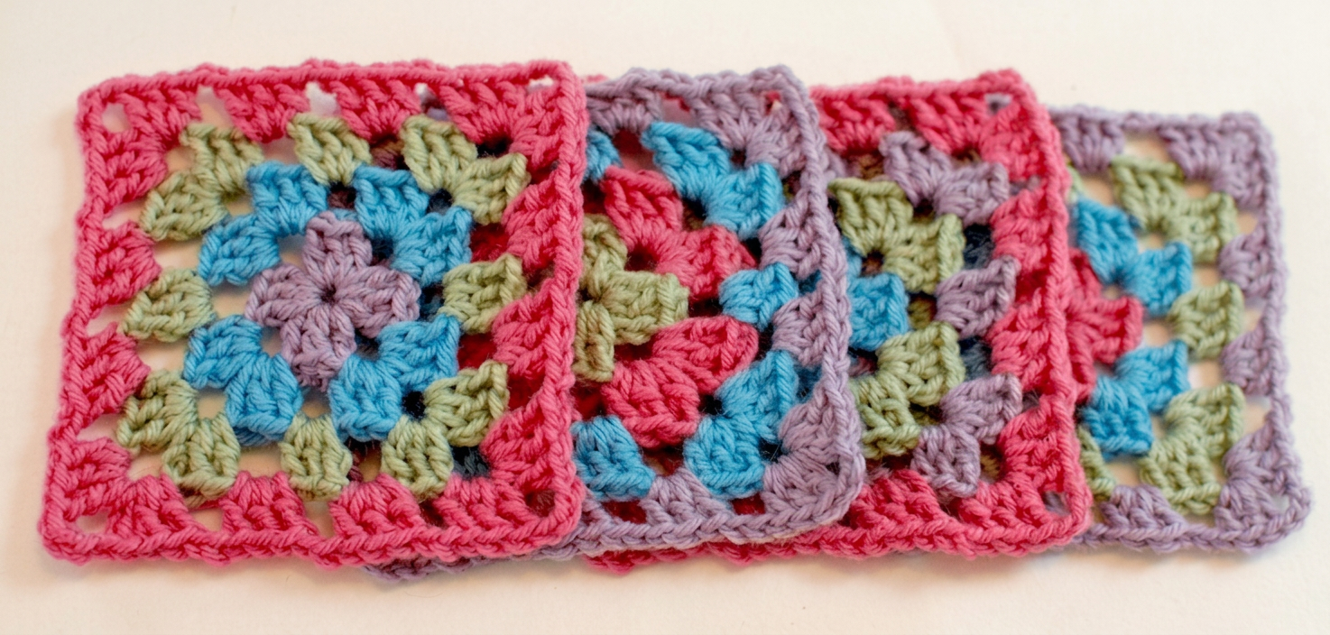 4 round granny square Four-round classic crochet granny square